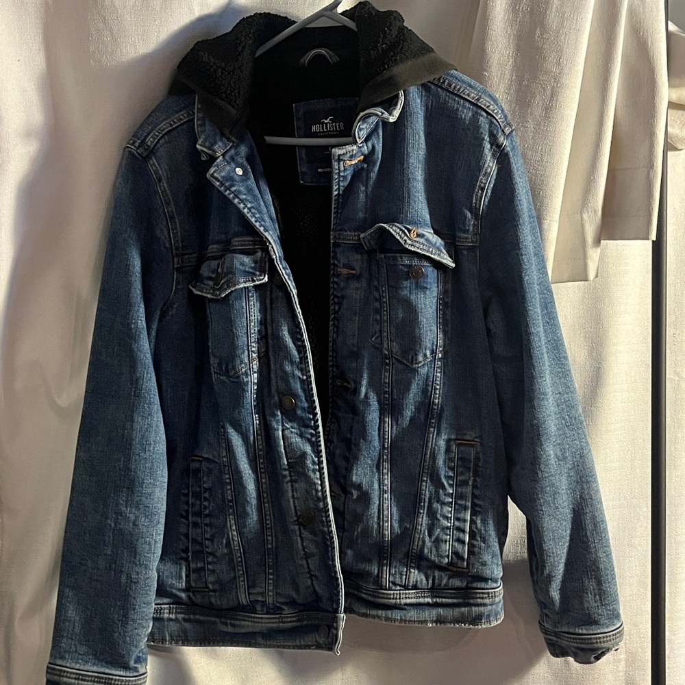 Hollister Men’s Jean Sherpa Denim Jacket (Large)